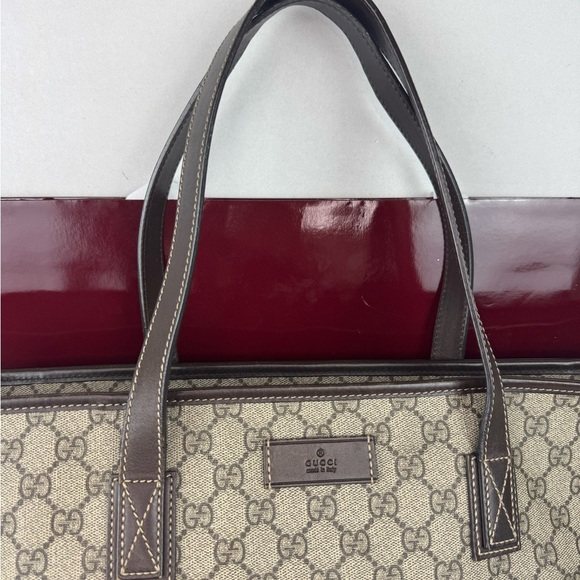 GUCCI GG Supreme Monogram Medium Zippered Shopping Tote Dark Brown. - Picture 2 of 16